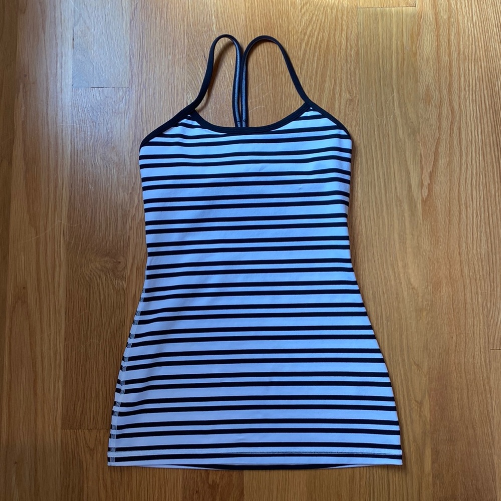 Lululemon - Women’s Black and white racer back tank top